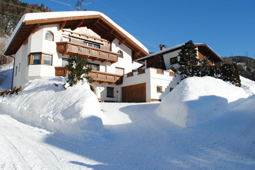 Apartment Maierhof Flirsch Exterior photo